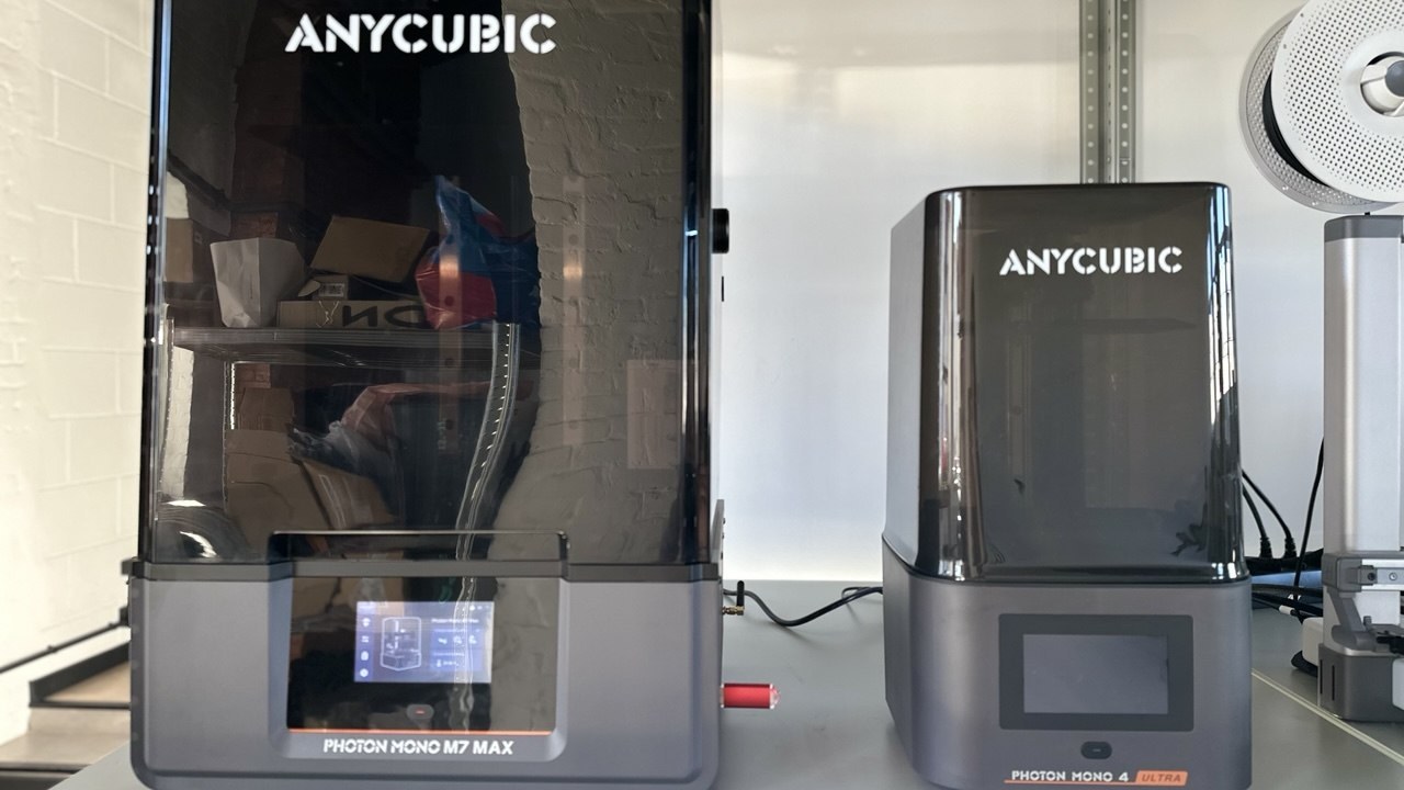 ATRIMUT 设备区的 Anycubic Photon Mono M7 Max 与 Photon Mono 4 Ultra 光固化3D打印机